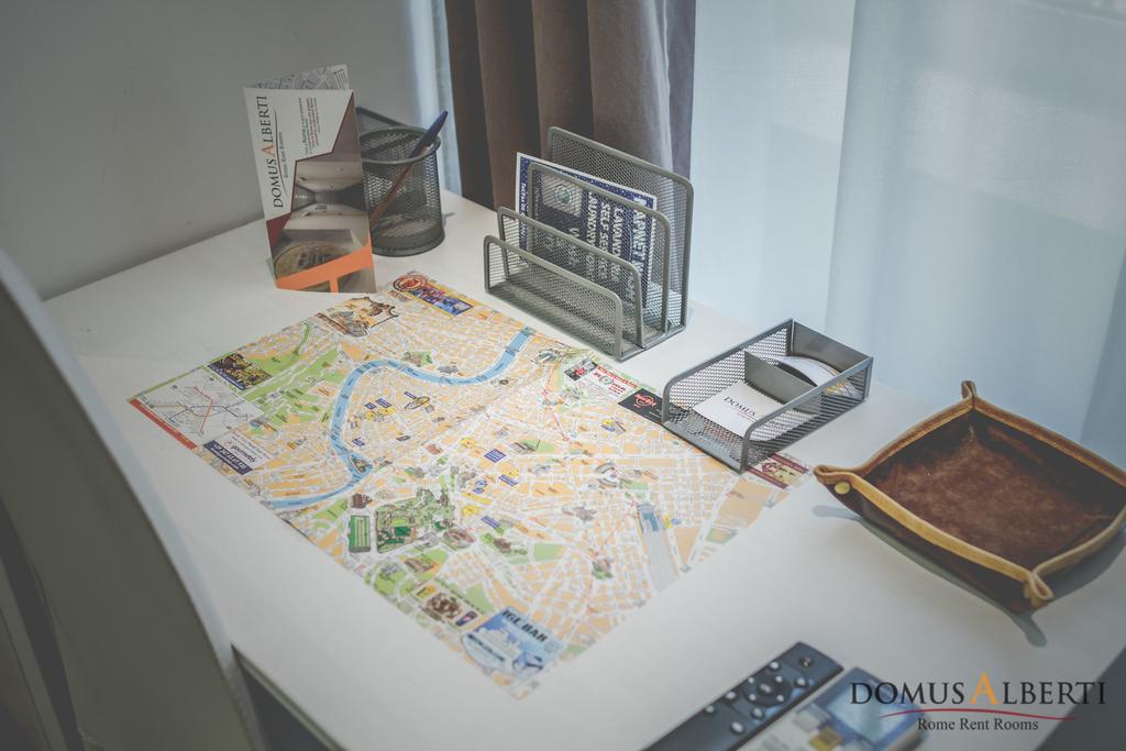 Domus Alberti Bed & Breakfast ローマ エクステリア 写真