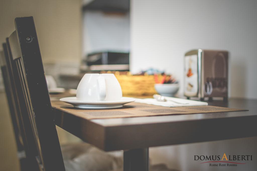 Domus Alberti Bed & Breakfast ローマ エクステリア 写真